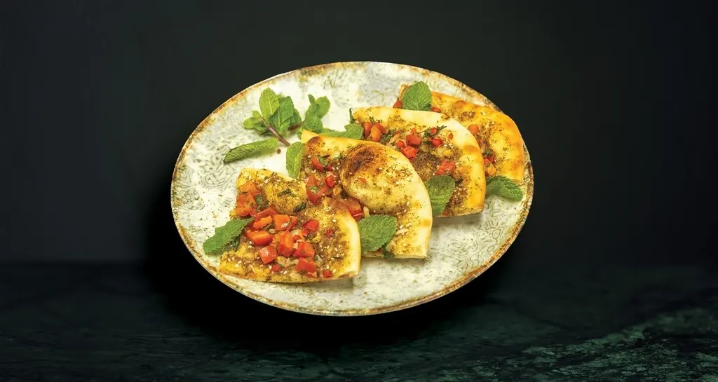Manakish Zaatar & Legume